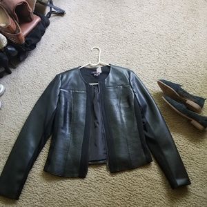 Ladies black  TRIBAL Kwi jacket NWT. Sz M.( 8_10)